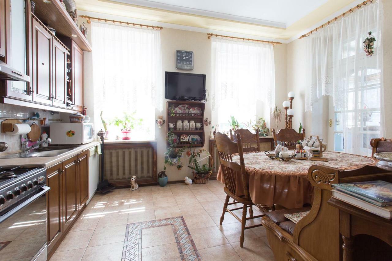 Apartment In The Center Of Kharkiv Exterior photo